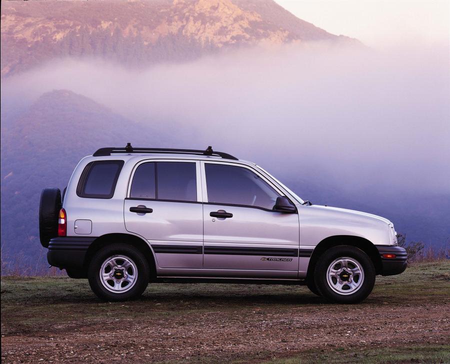  Chevrolet Tracker 2000 года  (фото 26 из 29)